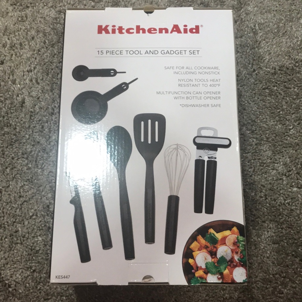 Brand new kitchenaid 15 pc gadget set
